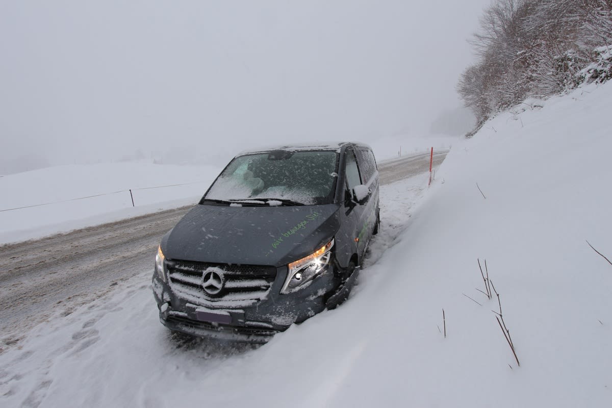 Enggenhütten AI – Auf schneebedeckter Strasse verunfallt