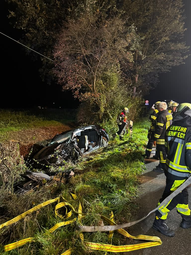 Schermbeck – Fahrer nach schwerem Unfall im Auto eingeschlossen
