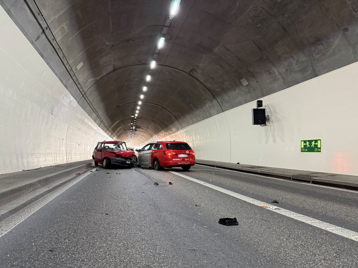 Bazenheid SG – Frontalkollision im Wihalden-Tunnel
