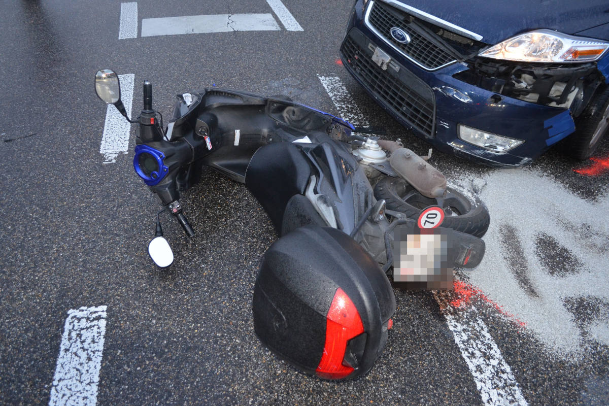 Unfall in Grenchen SO – Rollerfahrerin von Auto erfasst und verletzt