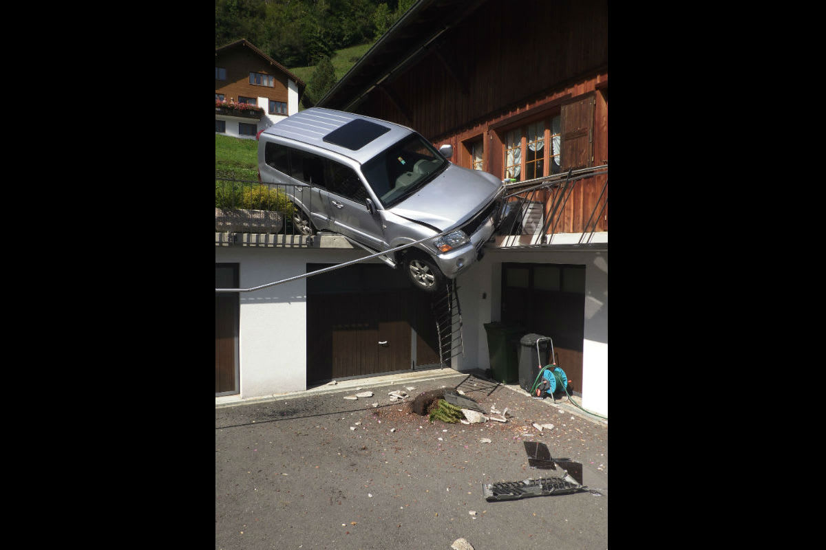 Bauen UR - Auto macht sich selbständig