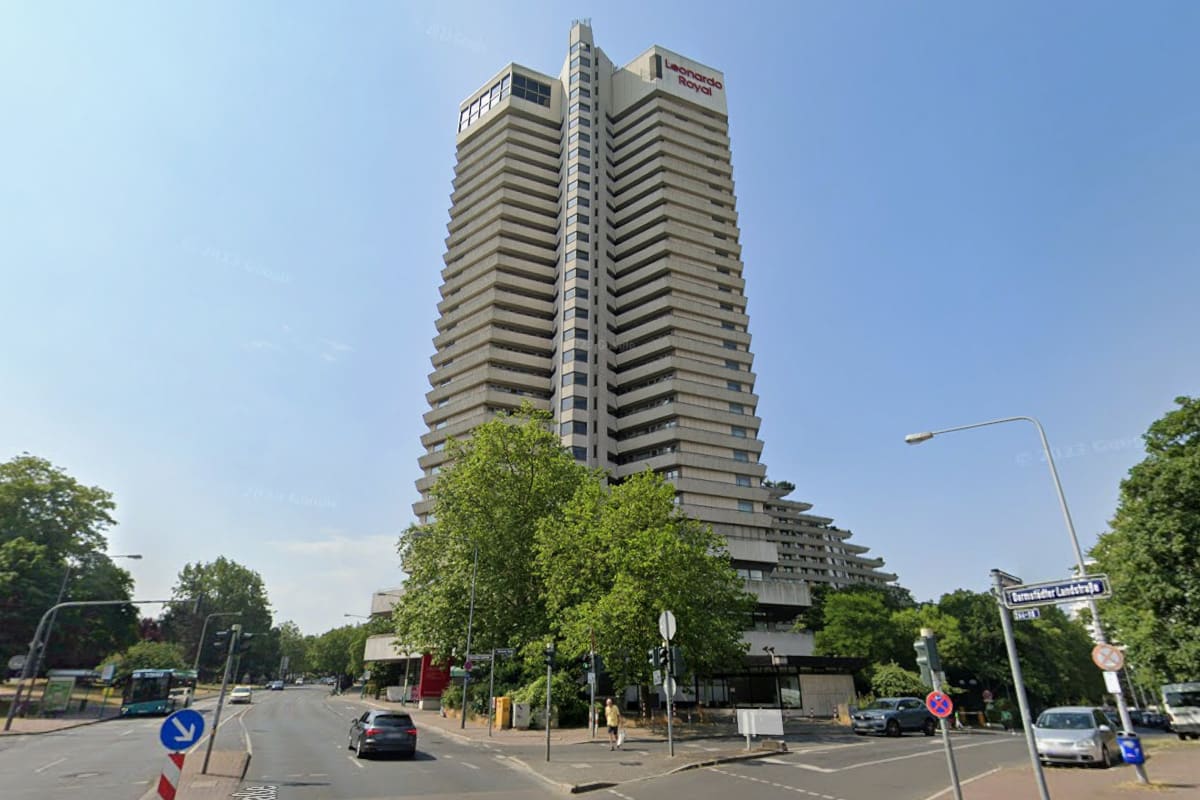 Tödlicher Sturz aus Hotel in Frankfurt –  Ehemann wegen Mordes verurteilt