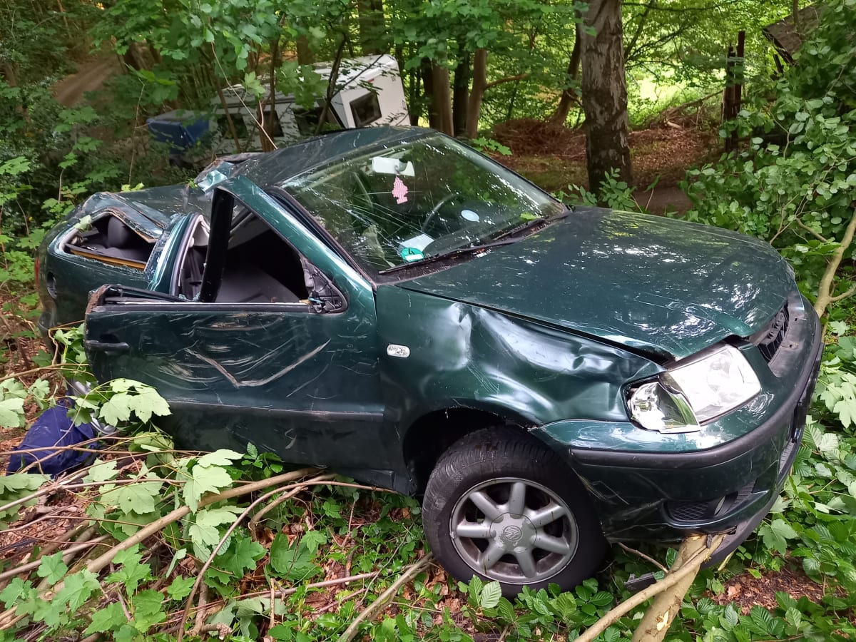 Unfall bei Herdecke – Pkw überschlägt sich auf Landstrasse