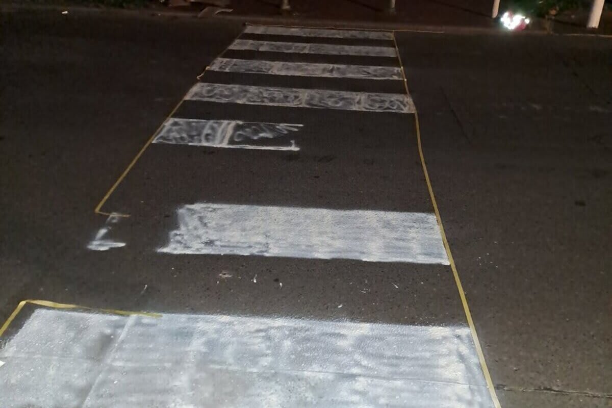 Berlin-Gesundbrunnen – Zebrastreifen aus der Spraydose - Polizei stoppt kreative Verkehrsbastler