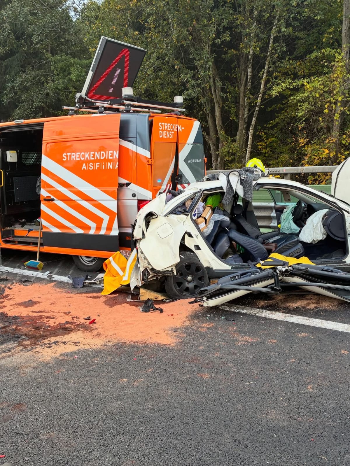A2 Ligist – Autofahrer (18) prallt bei Unfall in ASFINAG-Fahrzeug