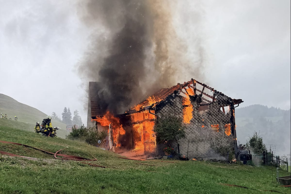 Schwellbrunn AR – Appenzellerhaus bei Brand zerstört