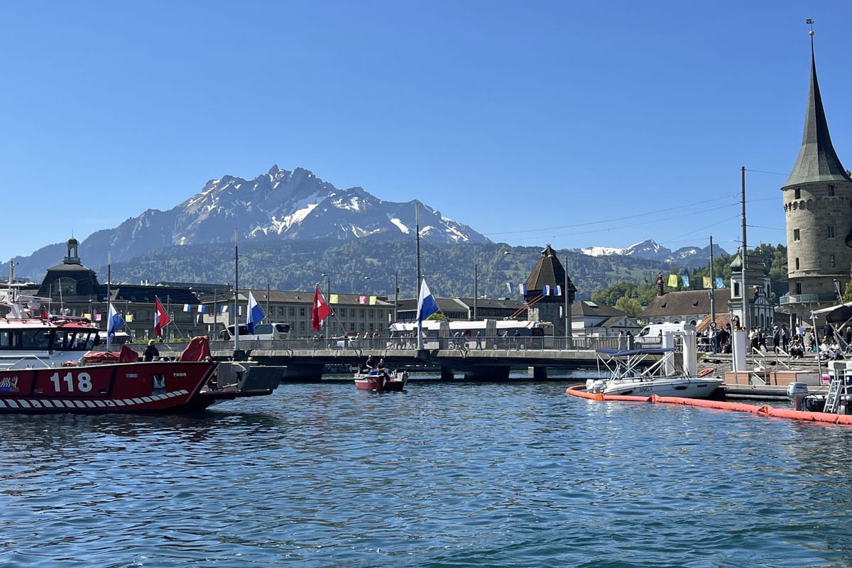 Diesel gelangt ins Luzerner Seebecken – Ölsperren errichtet