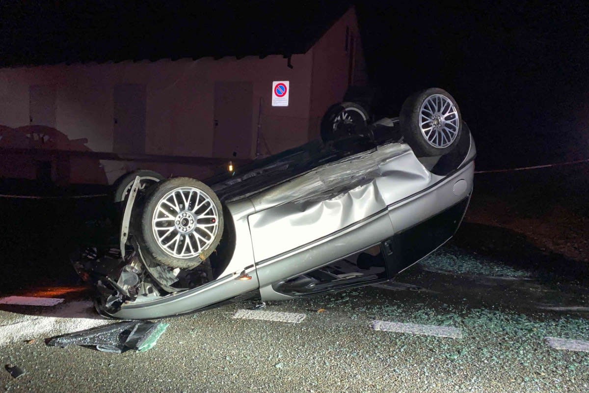 Dornach SO - Auto überschlägt sich bei Selbstunfall – Lenker bleibt unverletzt