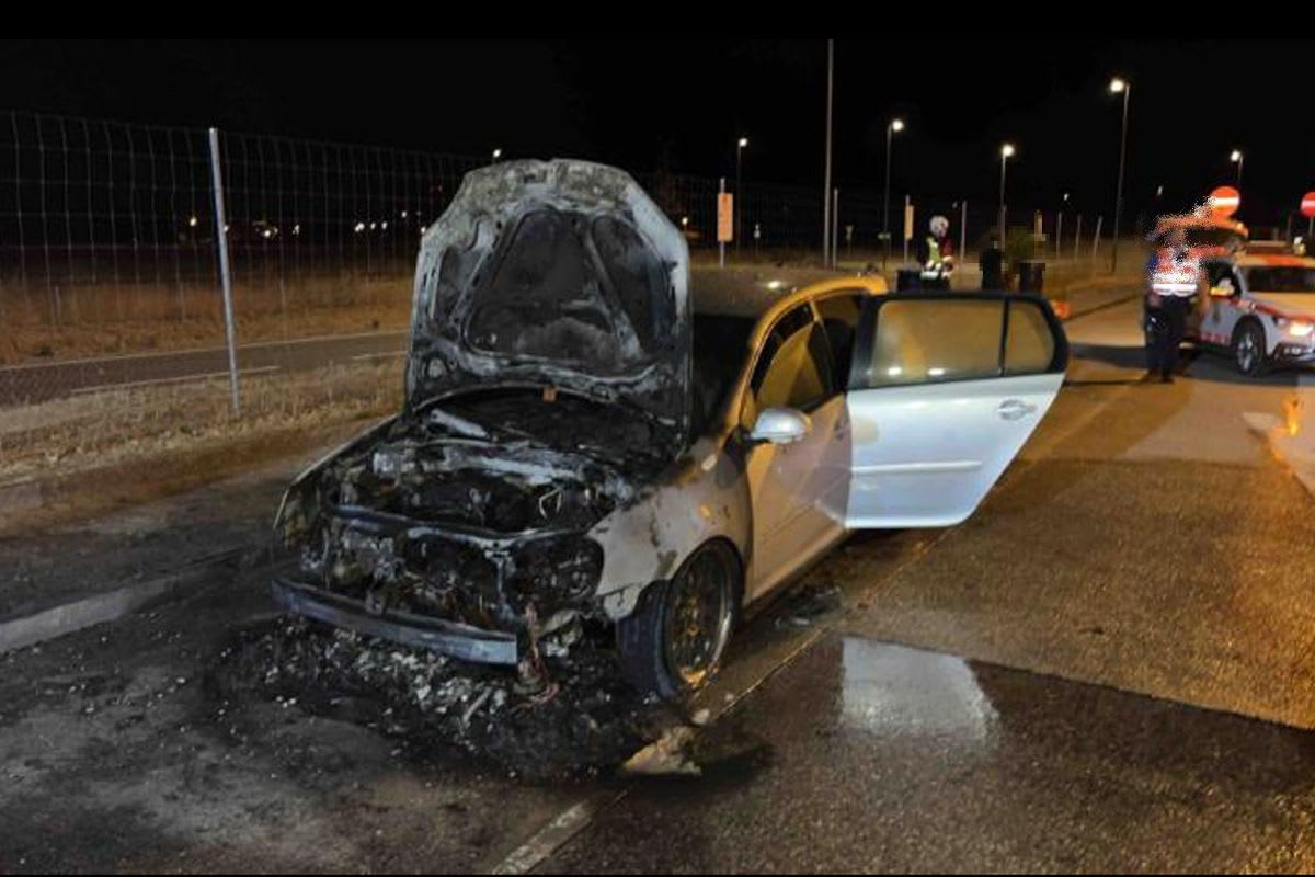 Pratteln BL – Auto gerät an Raststätte auf A2 in Brand
