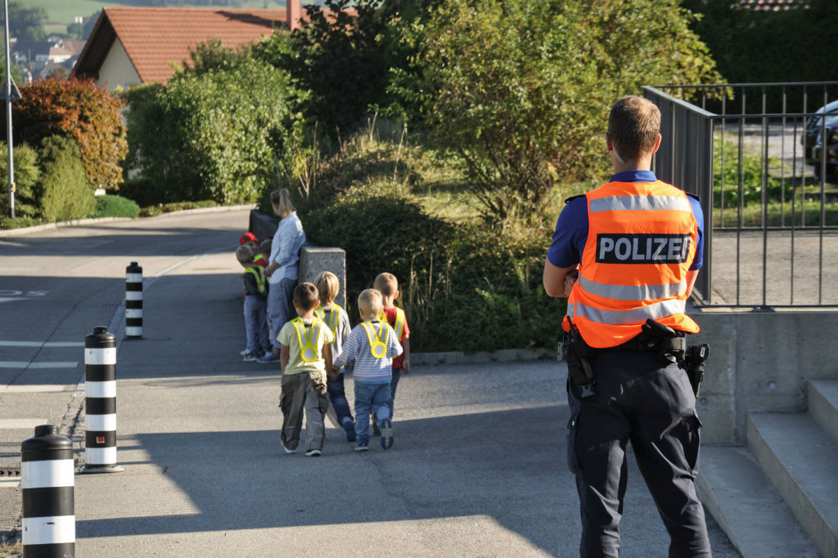 Kanton Solothurn -  Polizei schaut auf Schulwege