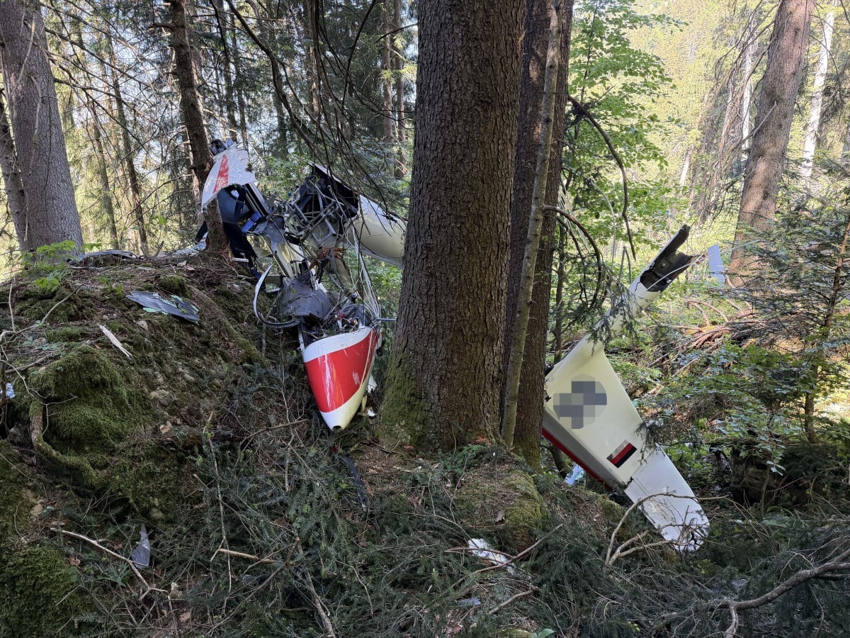 Reichenburg SZ – Segelflugzeug stürzt ab – Pilot tot