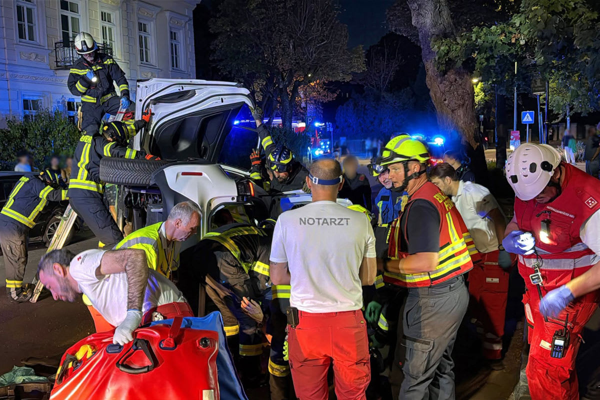 Baden – Gehbehinderter Lenker nach Unfall aus Pkw befreit