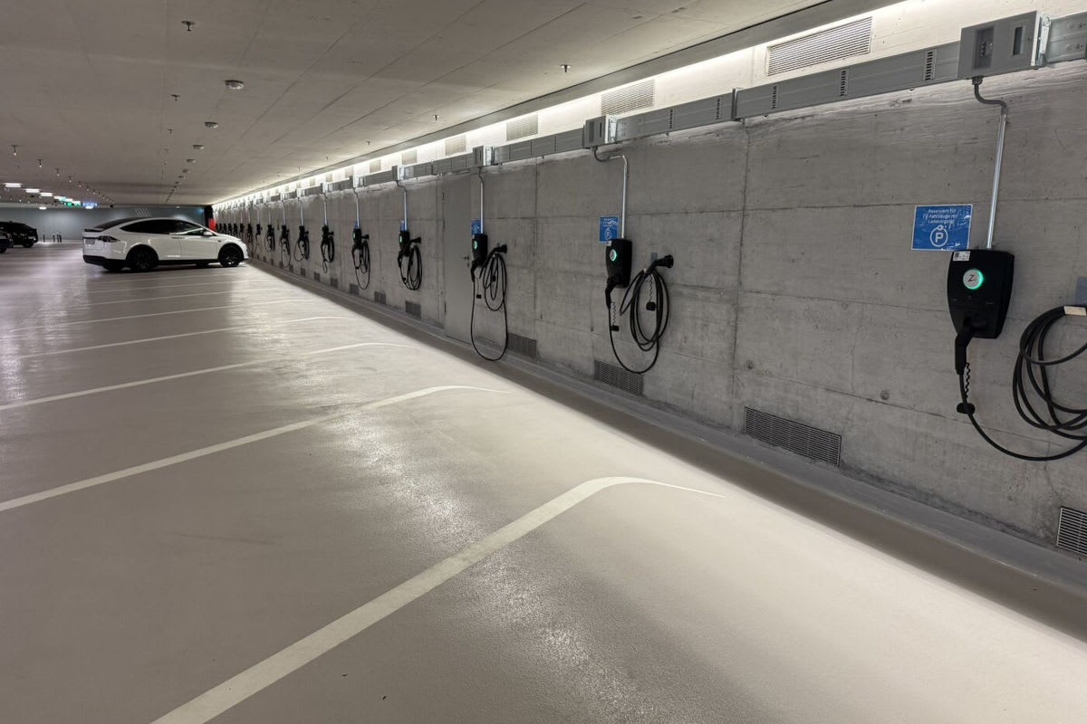 Parkhäuser für E-Autos im Test – Zürich auf Platz 1