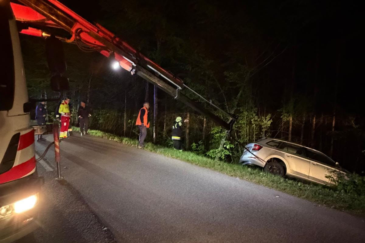 Mieger – Lenker prallt bei Unfall gegen Baum