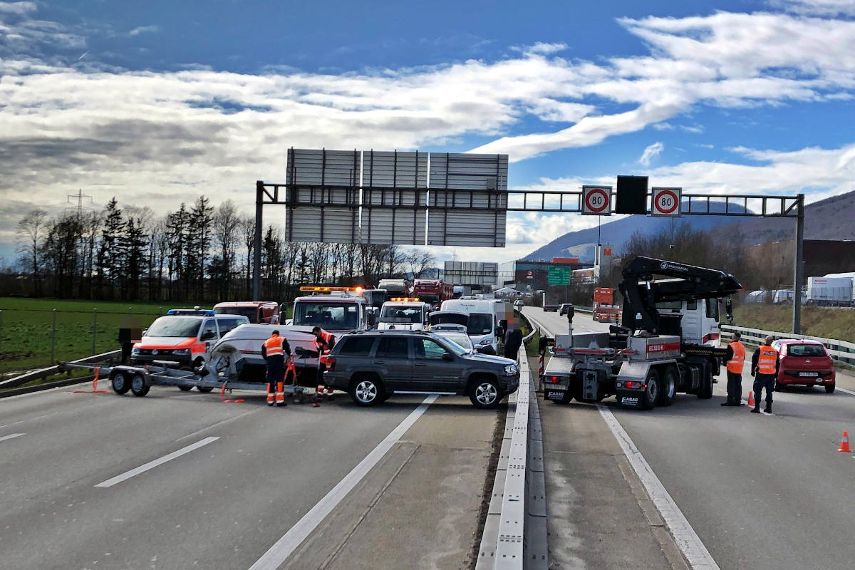 A1 Härkingen SO – Selbstunfall führt zu massiven Verkehrsbehinderungen