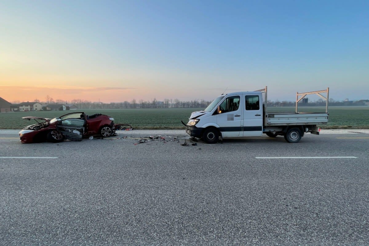 Egerkingen SO - Drei Personen verletzt - Strasse stundenlang gesperrt