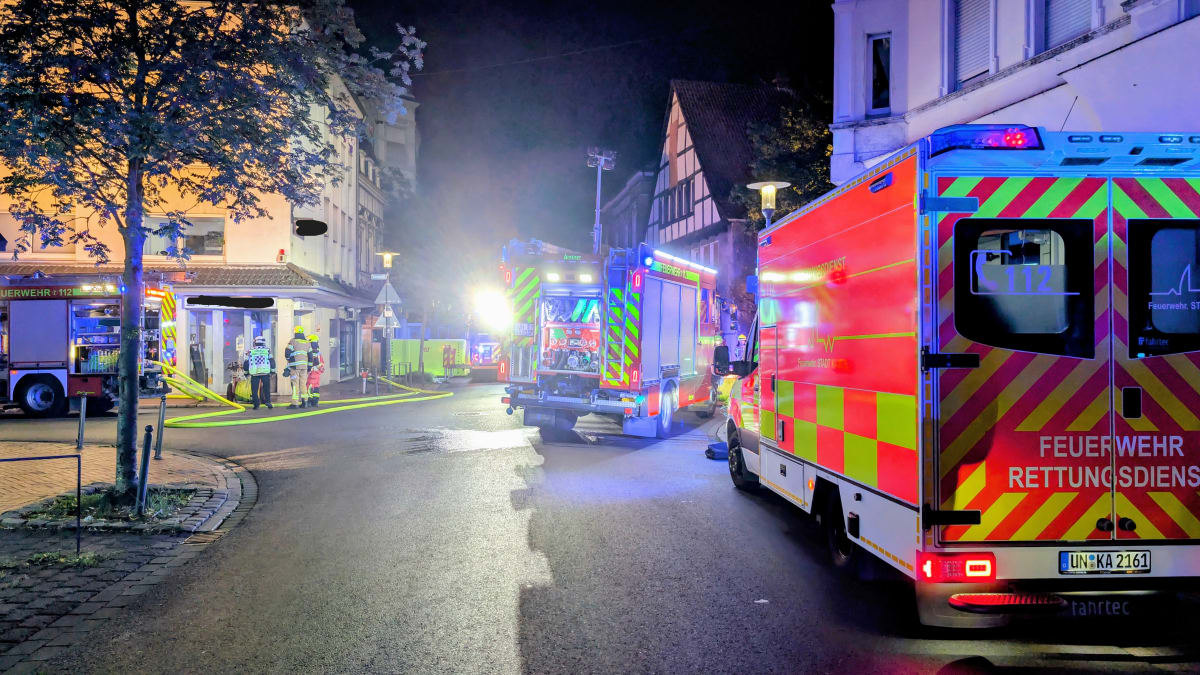 Kamen – Acht Verletzte bei Wohnungsbrand in Mehrfamilienhaus