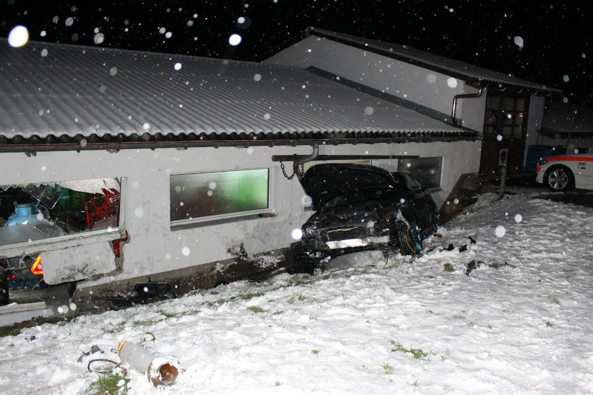Brülisau AI - Selbstunfall bei winterlichen Verhältnissen