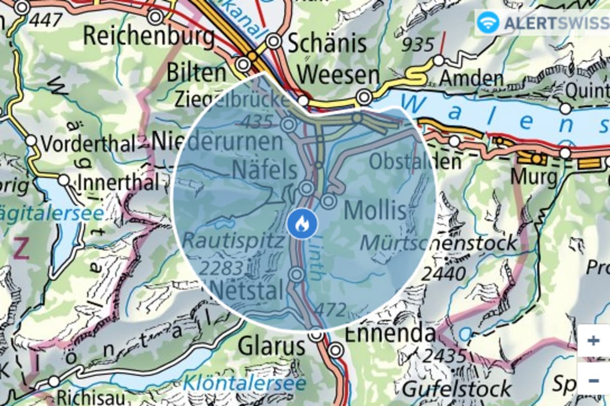 Brand verursacht dichte Rauchwolken im Glarnerland