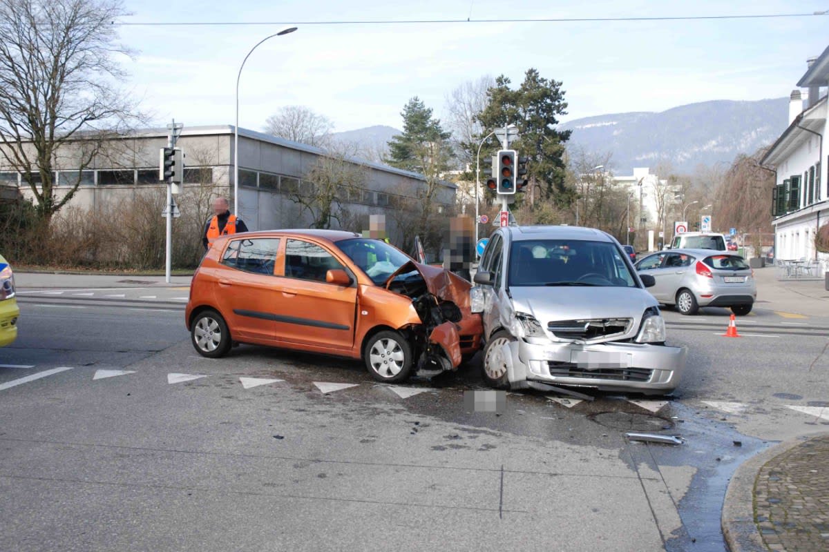 Solothurn  - Beifahrerin überlebt Unfall mit einem anderen Fahrzeug nicht!