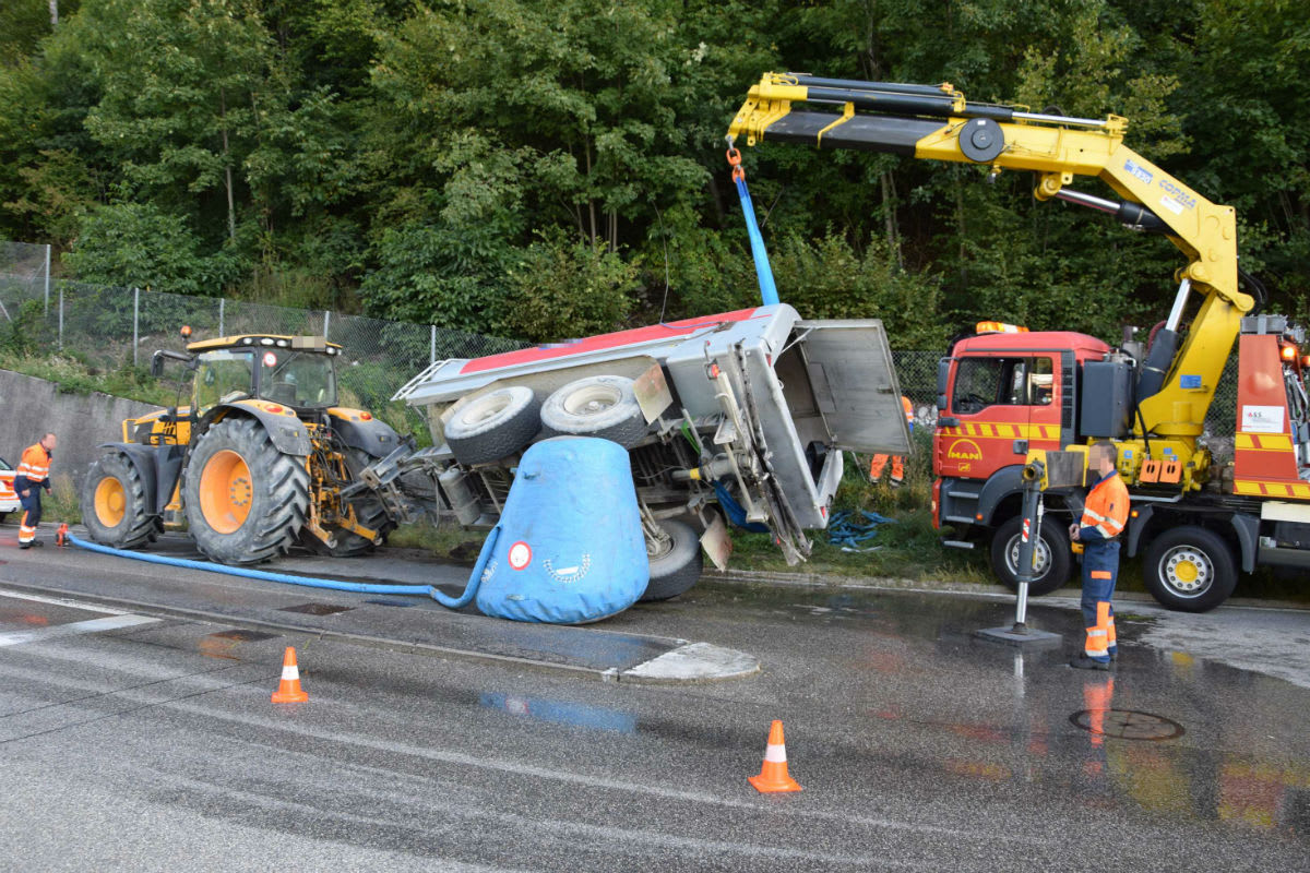 Oensingen SO - Anhänger umgekippt 