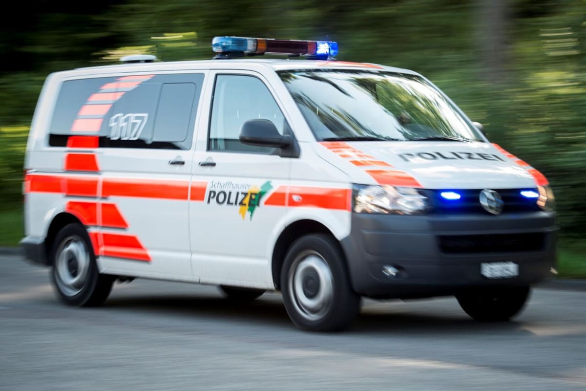 Beringen SH – Motorradfahrer flüchtet nach Unfall