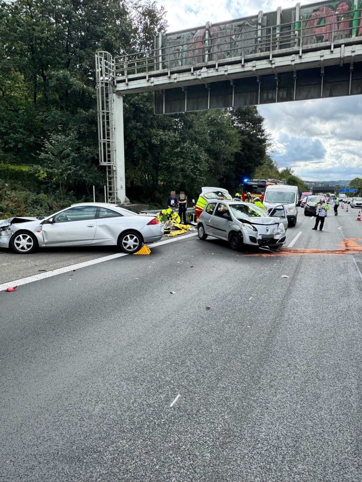 A1 Schwelm – Sieben Verletzte nach schwerem Unfall mit vier Autos
