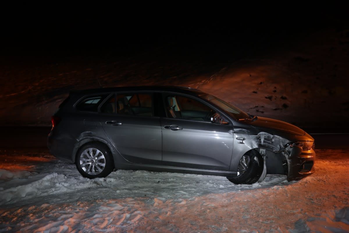 Appenzell AI  - Selbstunfall auf vereister Fahrbahn