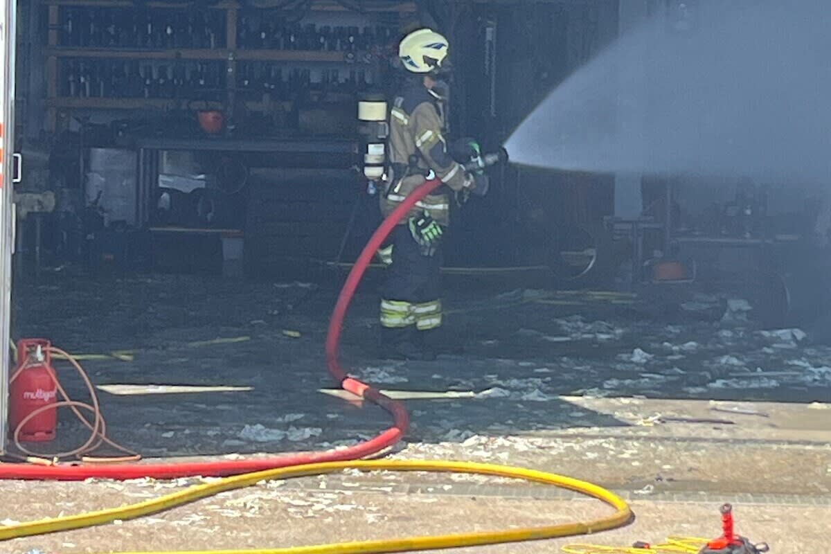 Bettlach SO - Mann bei Brand in Werkstatt verletzt