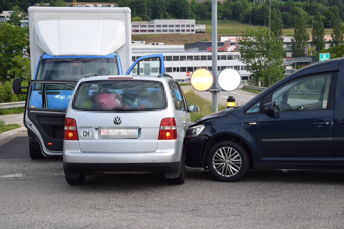 Egerkingen SO – Verkehrsunfall mit drei beteiligten Fahrzeugen