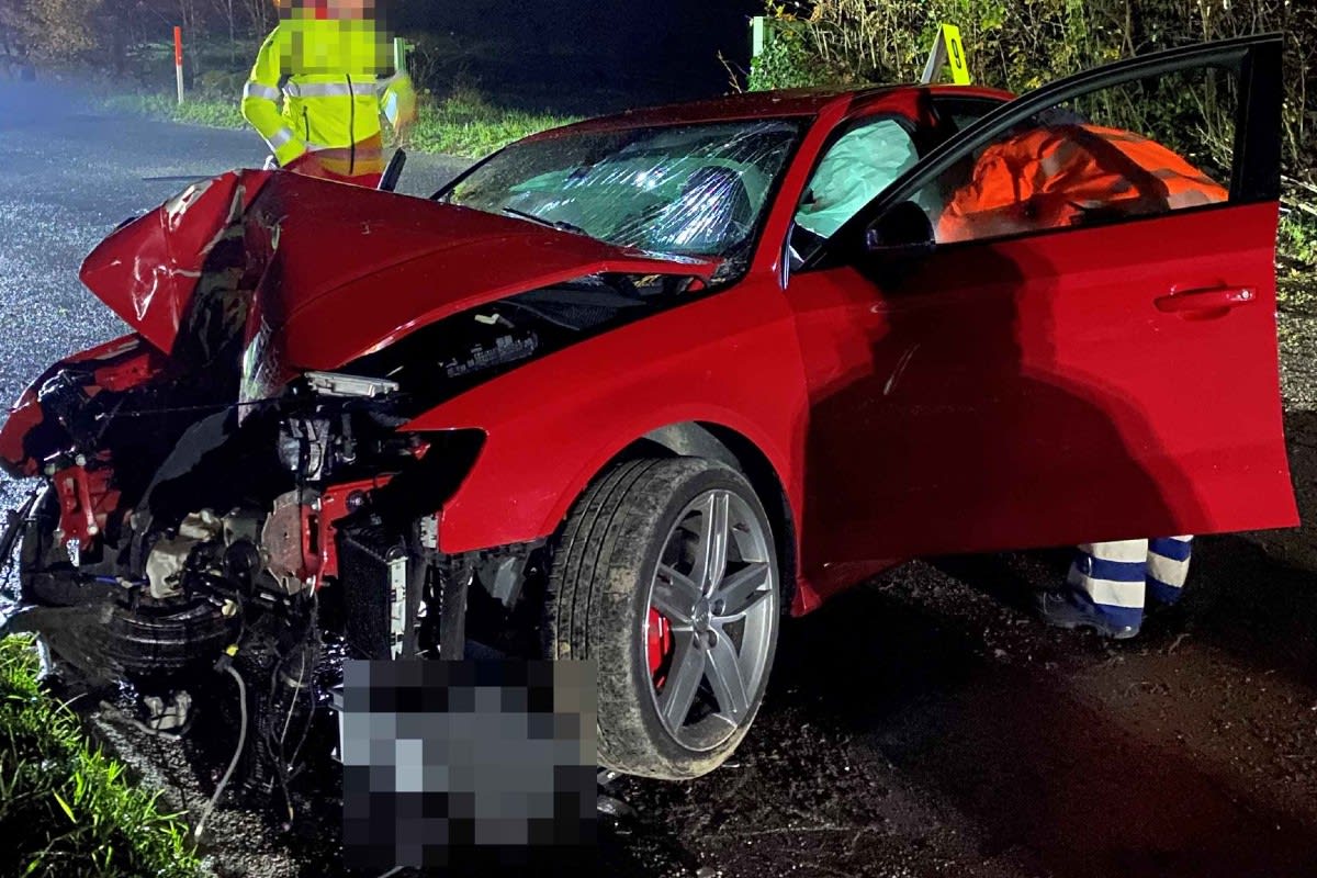 Unfall in Riedholz SO - Auto prallt in Baum – Beifahrer schwer verletzt
