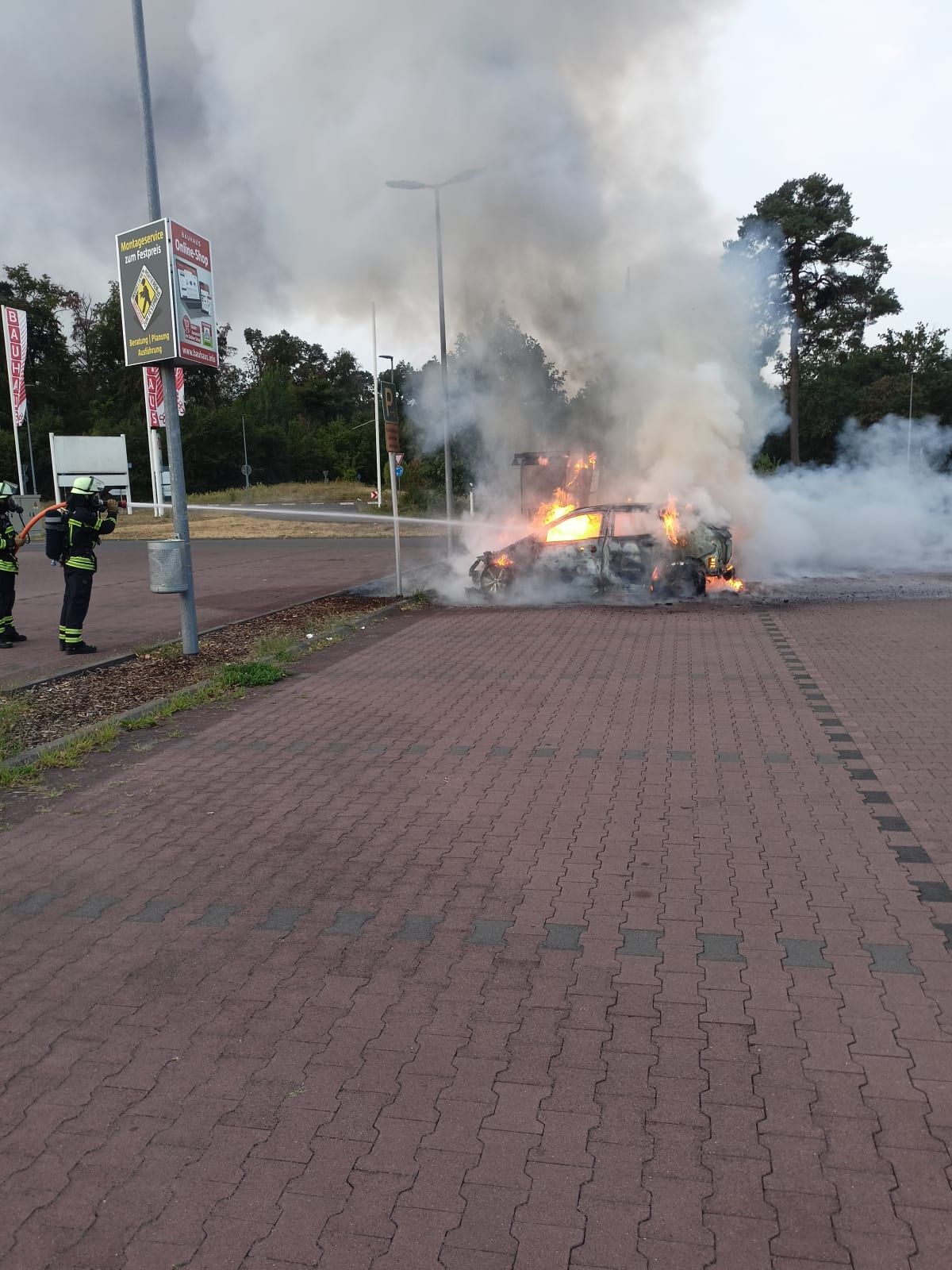 Speyer – Brand eines Elektrofahrzeugs an Ladesäule