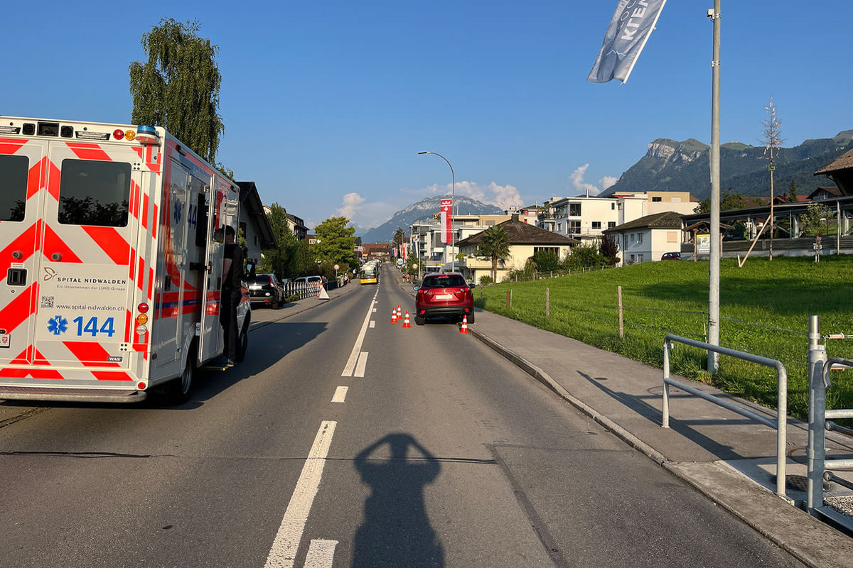 Beckenried NW - Fussgängerin (82) bei Unfall lebensbedrohlich verletzt