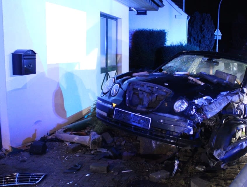Preußisch Oldendorf – Flucht vor Polizei endet mit schwerem Unfall