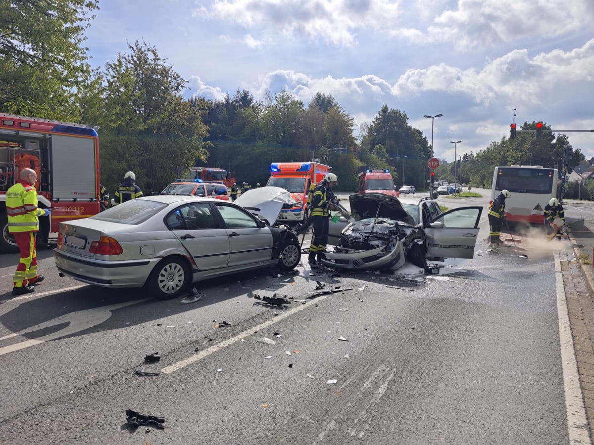 Sprockhövel – Fahrzeug gerät nach Unfall in Brand