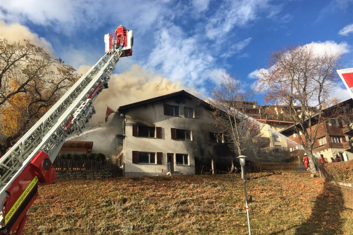 Sent GR - Frau bei Hausbrand schwer verletzt  