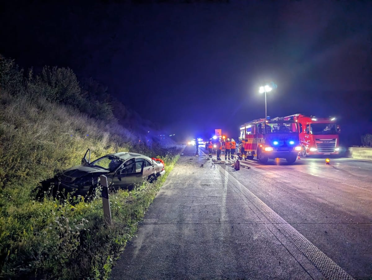 A4 Eisenach – Zwei Schwerverletzte nach Unfall durch Reifenplatzer