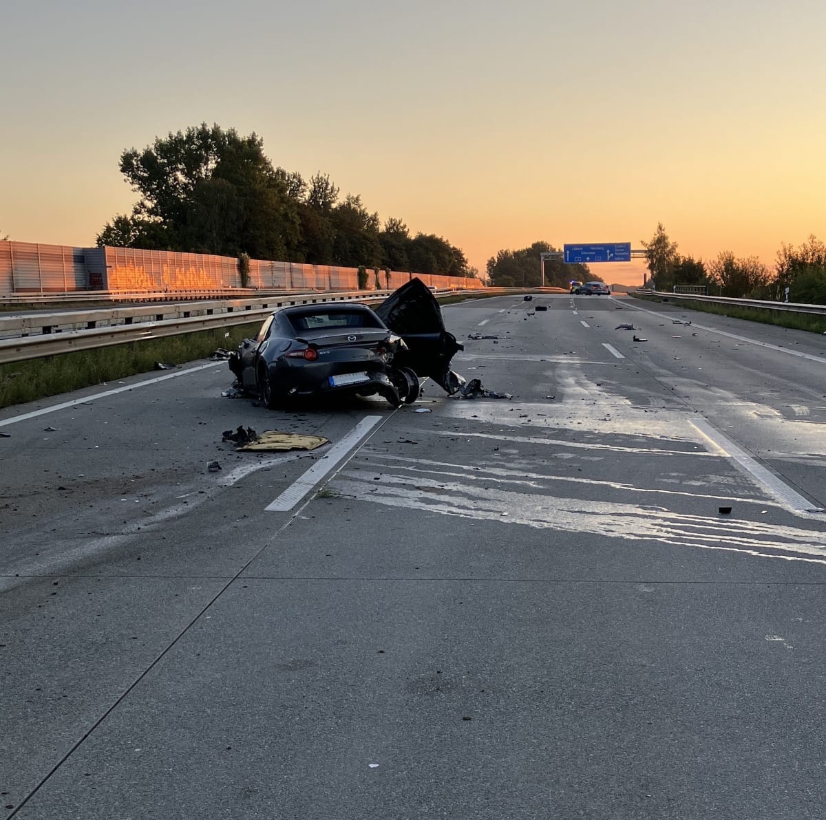Elsdorf – Rettungsgasse blockiert nach schwerem Unfall auf A1