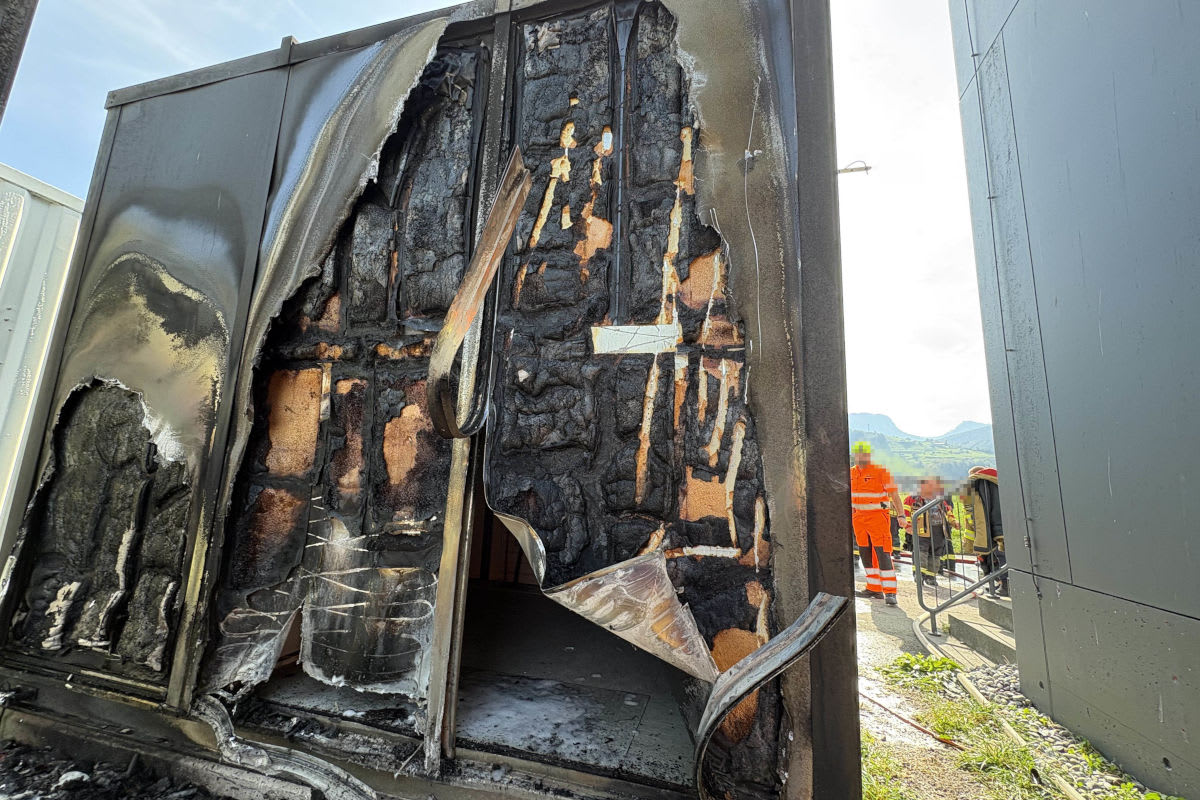Wangen SZ – Jugendlicher löst Brand bei Trafostation aus