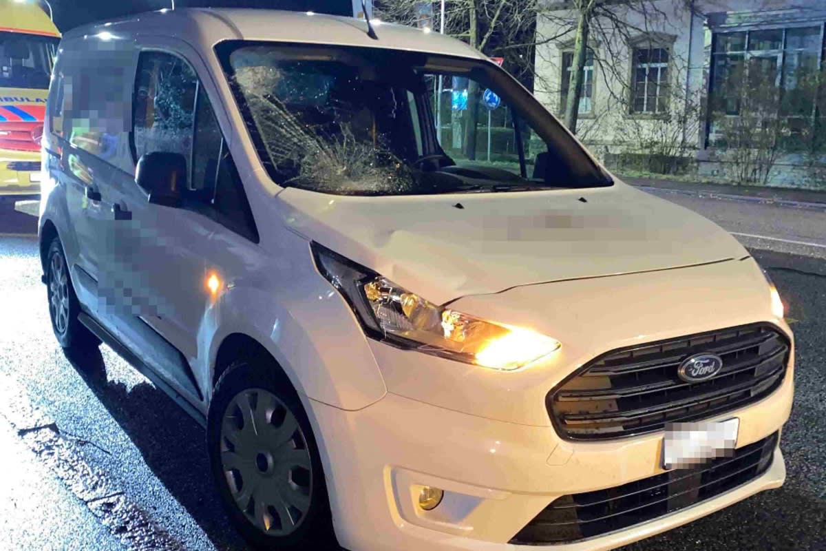 Balsthal SO - Fussgänger wird von Auto erfasst und dabei verletzt