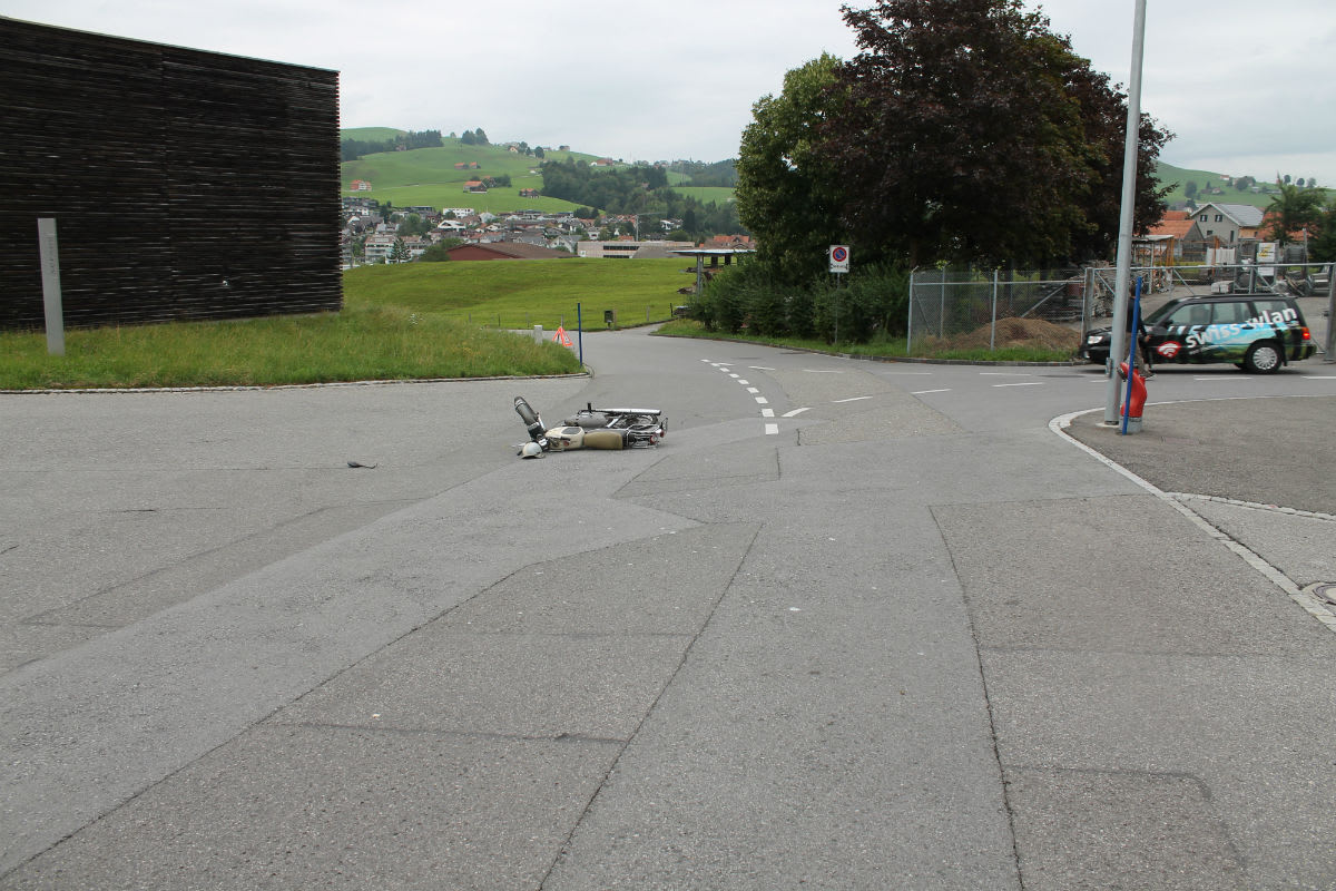 Appenzell AI - Rechtsvortritt missachtet und kollidiert