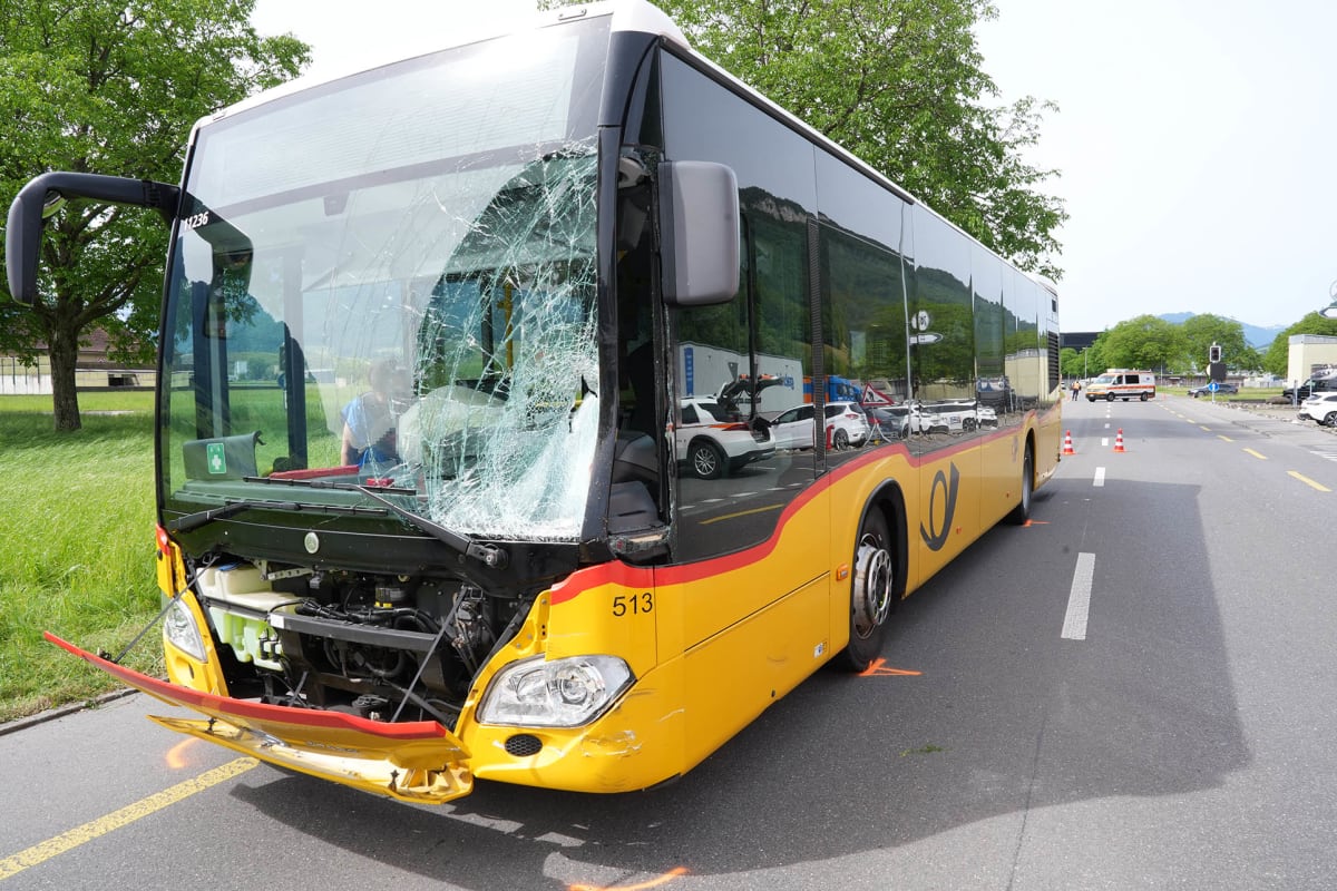 Ennetbürgen NW – 90-jähriger E-Biker stirbt nach Unfall