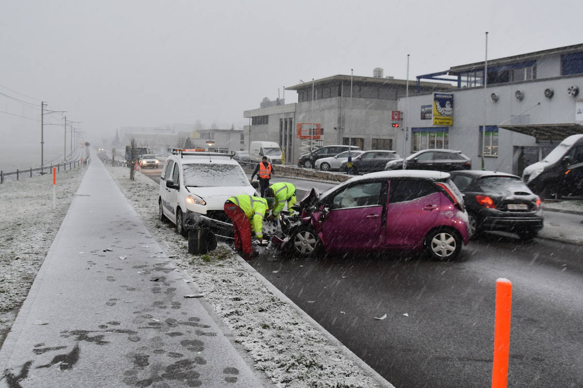 Lohn-Ammannsegg SO – Zwei Fahrzeuge frontal kollidiert