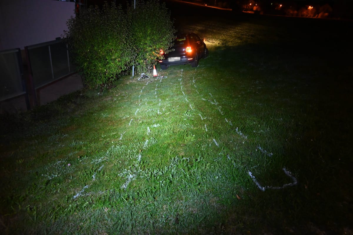 Uzwil SG – Auto kracht bei Unfall gegen Poller