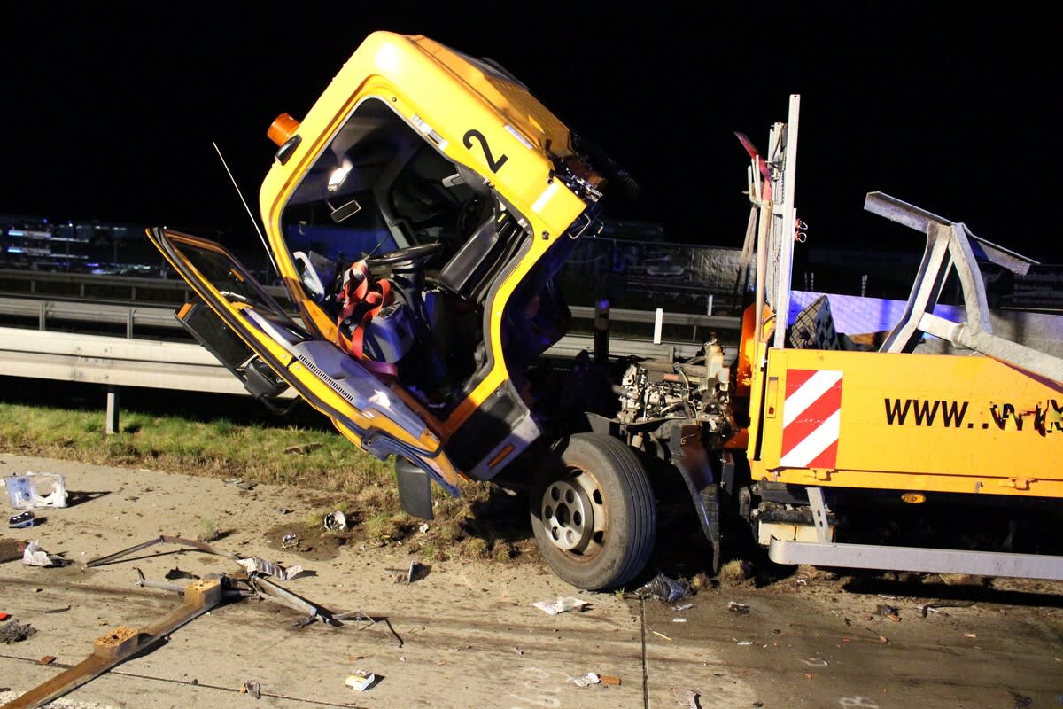 A9 Höhe Lederhose - Ungebremst auf Schilderwagen aufgefahren