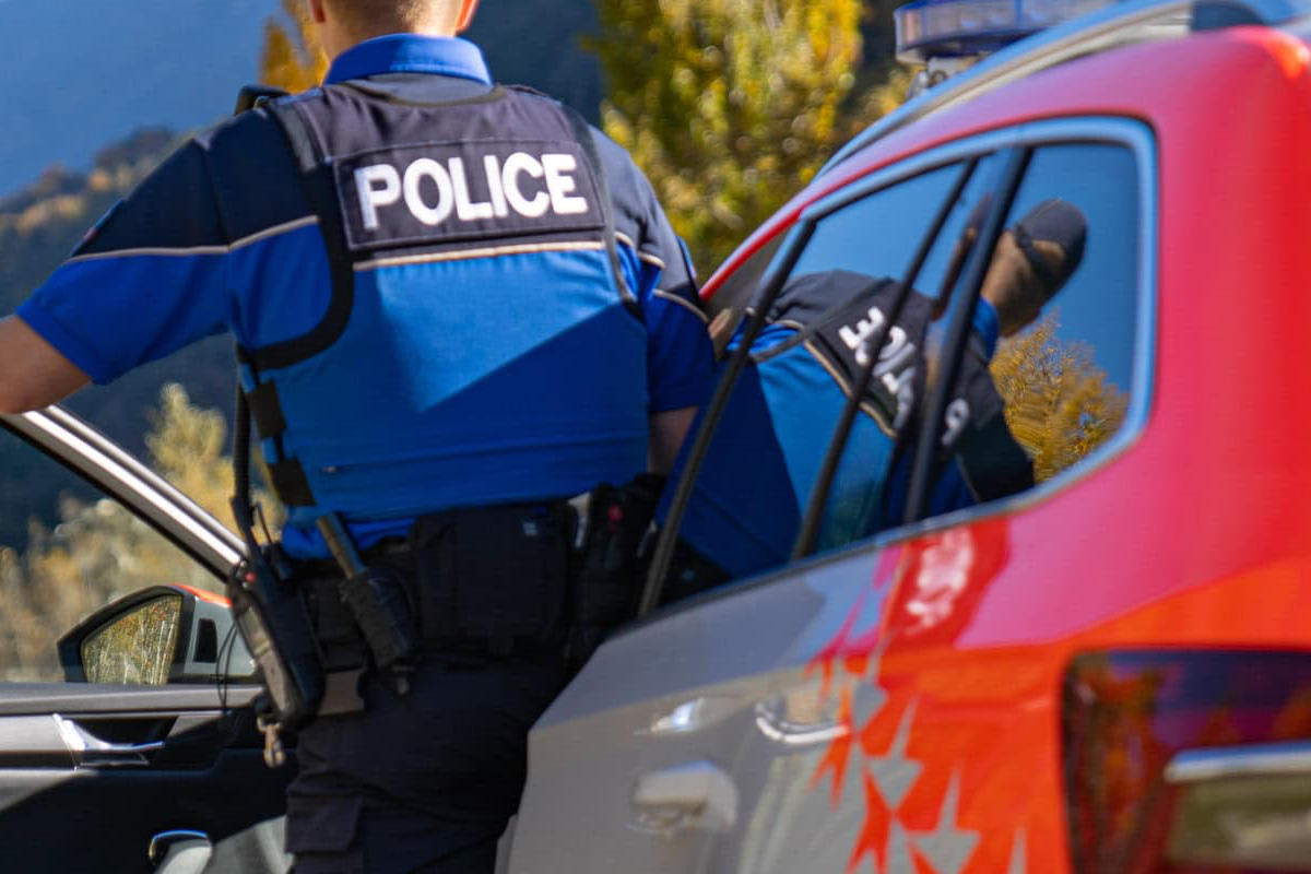 Conthey VS - Person mit Stichwaffe verletzt