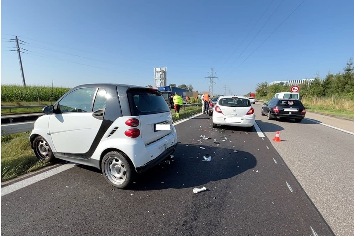 A1 bei Oberbuchsiten SO - Stau nach Auffahrkollisionen 