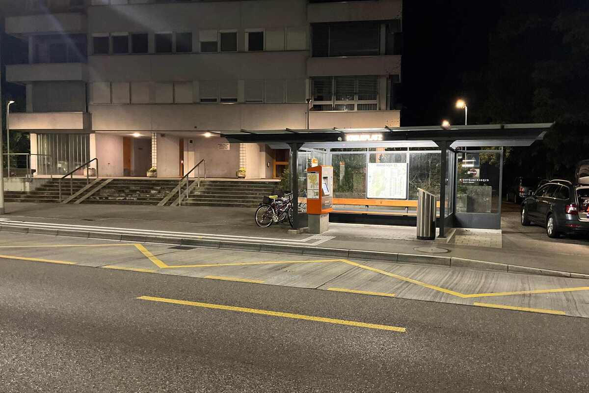 Derendingen SO - Mann an einer Bushaltestelle attackiert
