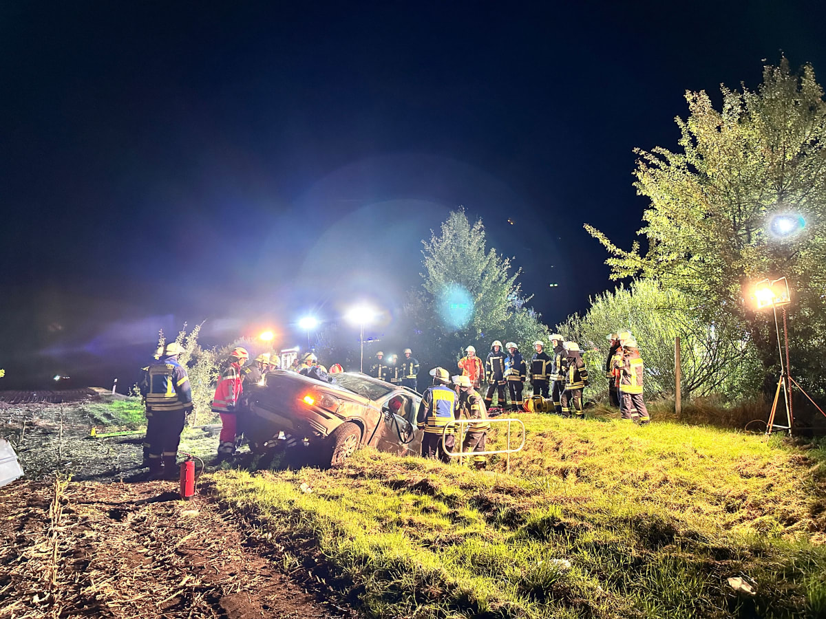 Sittensen – Zwei Verletzte nach schwerem Unfall auf A1