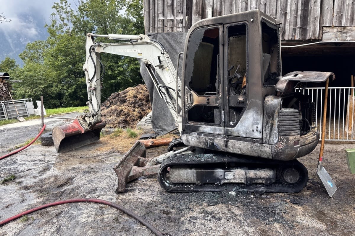 Mollis GL – Bagger in Brand geraten